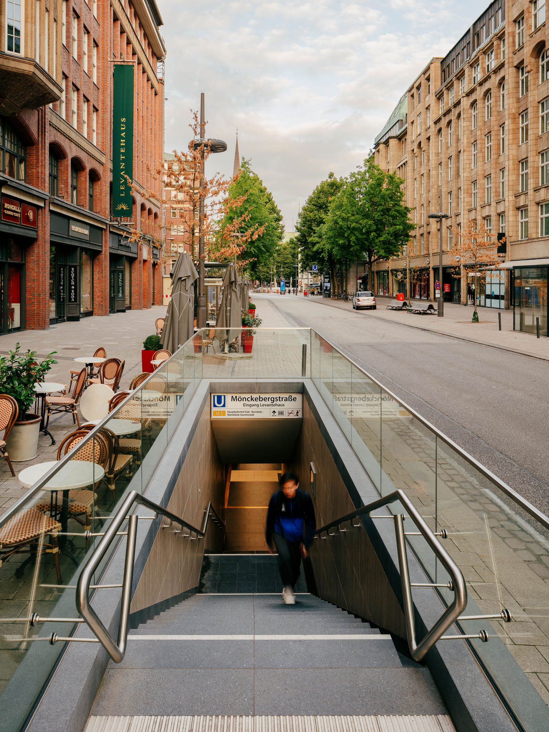 Barrierefreier Ausbau der U-Bahn-Haltestellen Rathaus und Mönckebergstraße - 