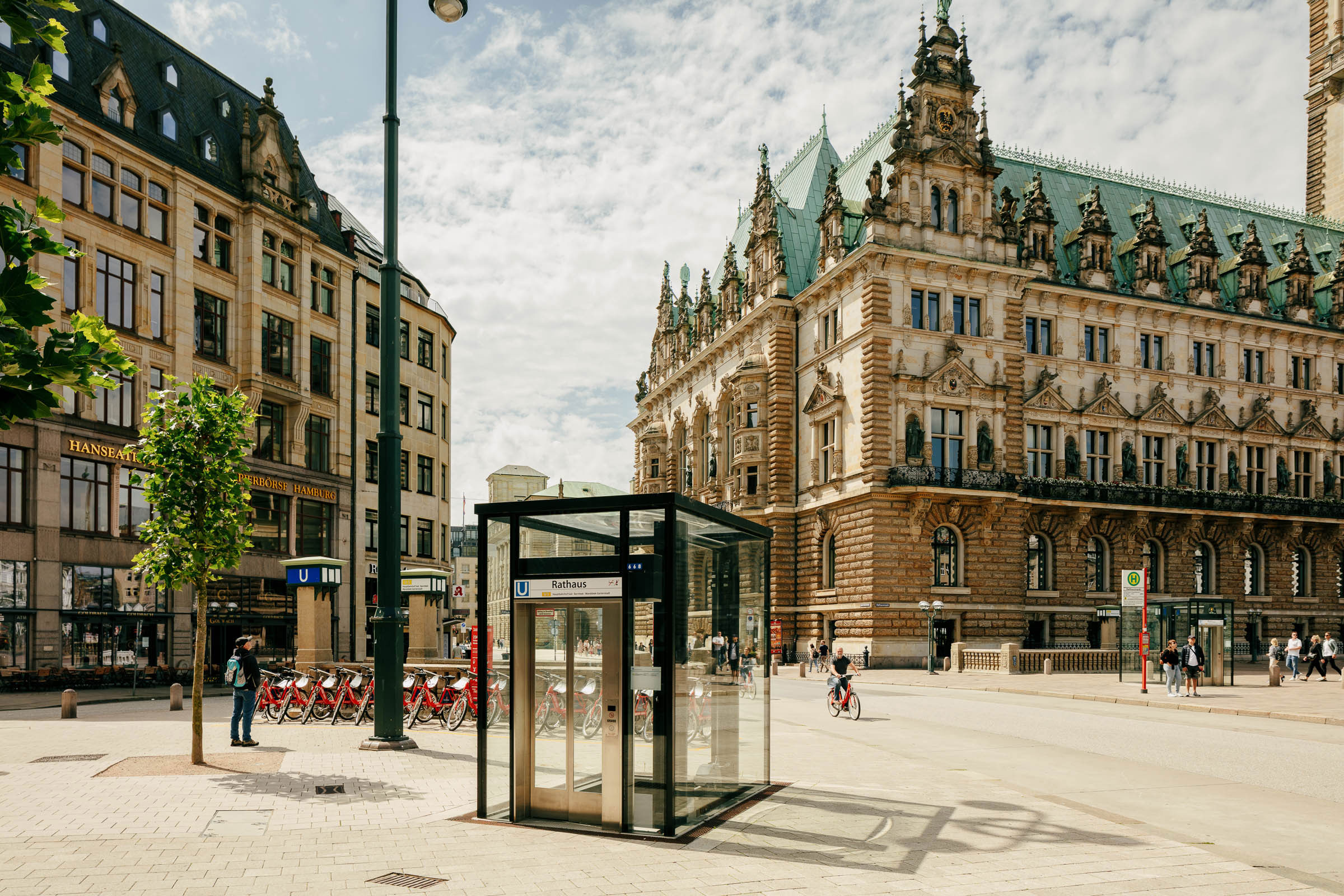 Barrierefreier Ausbau der U-Bahn-Haltestellen Rathaus und Mönckebergstraße - 