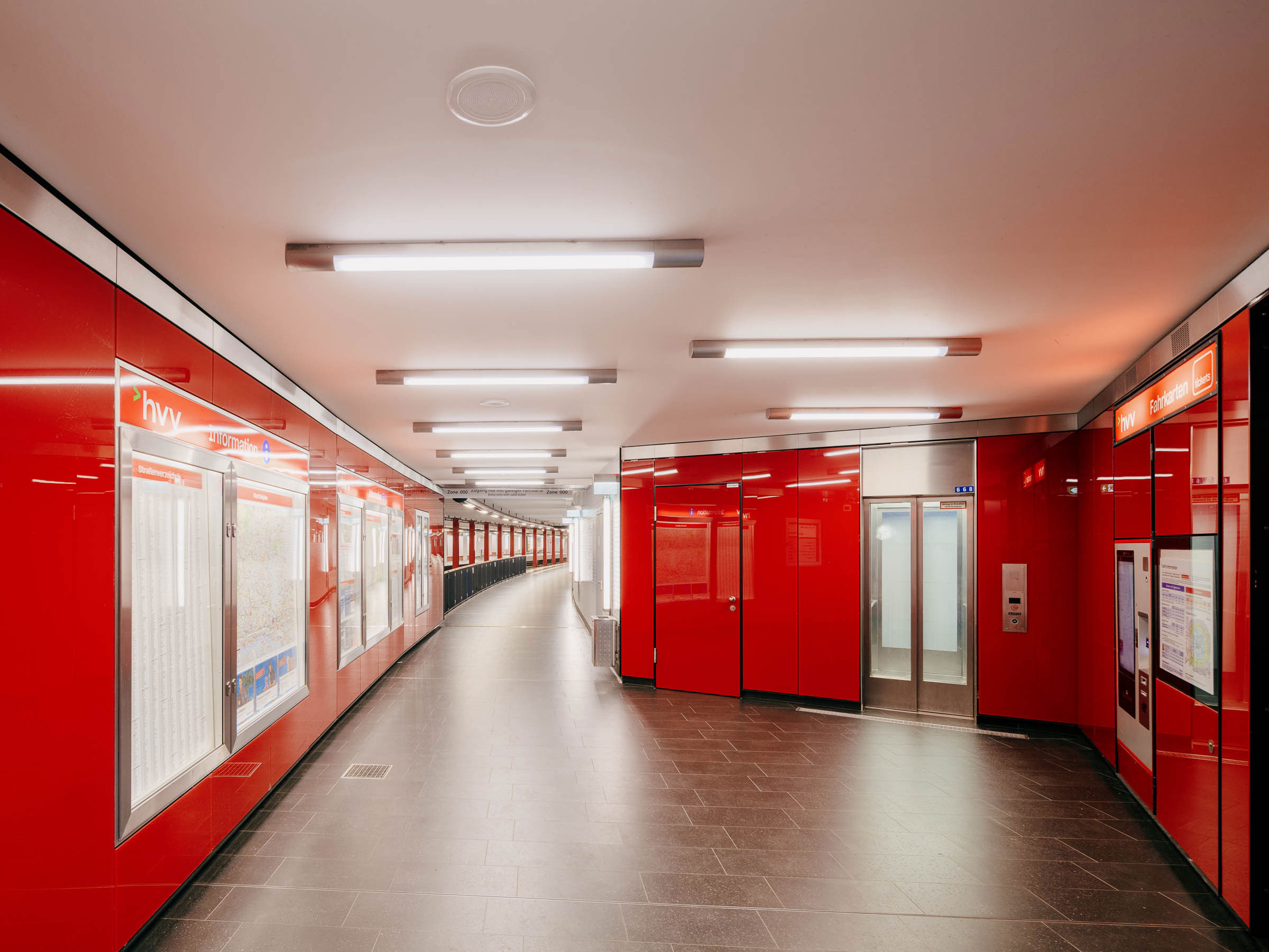 Barrierefreier Ausbau der U-Bahn-Haltestellen Rathaus und Mönckebergstraße - 