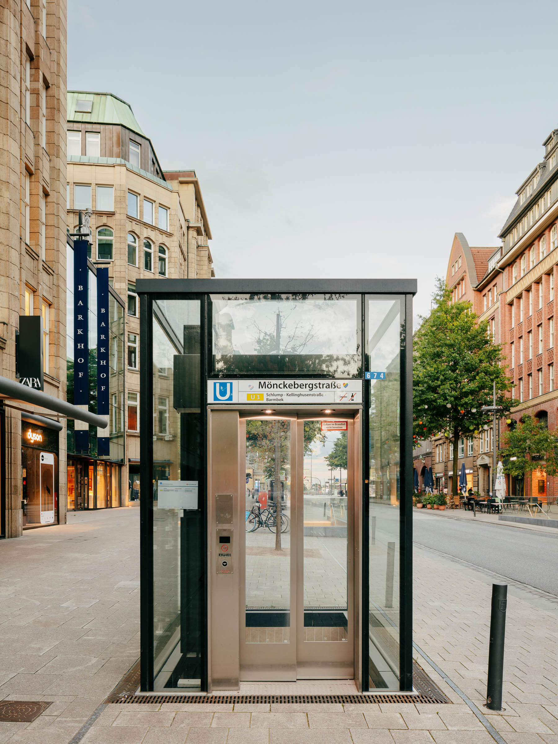 Barrierefreier Ausbau der U-Bahn-Haltestellen Rathaus und Mönckebergstraße - 