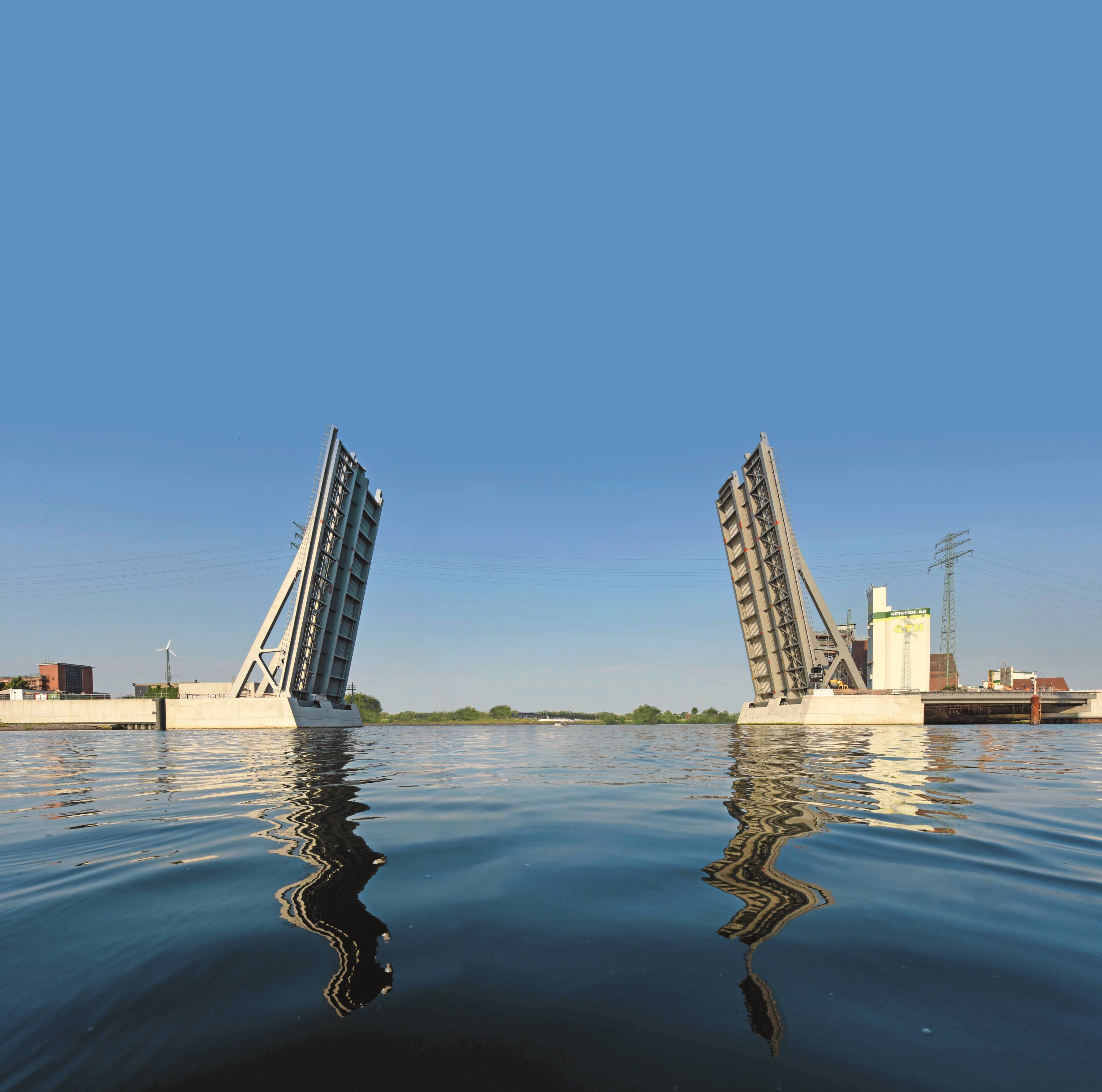 Retheklappbrücke im Hamburger Hafen