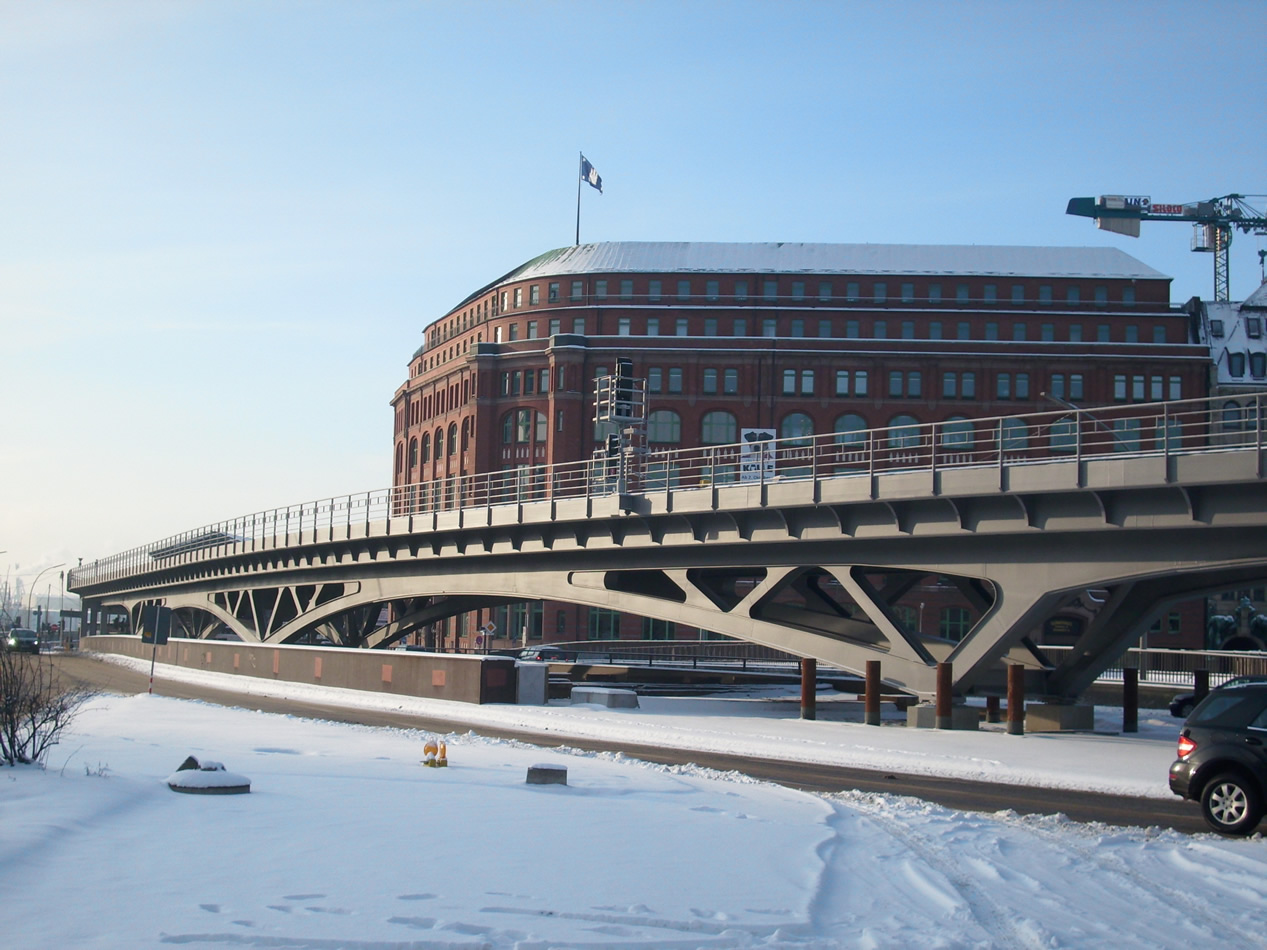 Viaduktbrücke am Binnenhafen