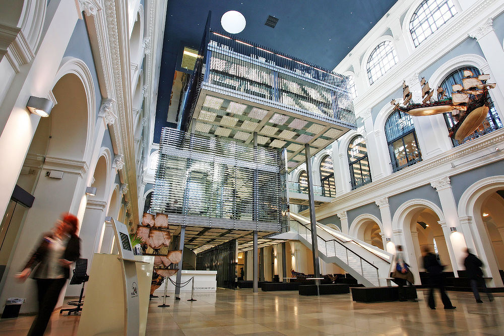 Haus im Haus im Gebäude der Börse und Handelskammer Hamburg