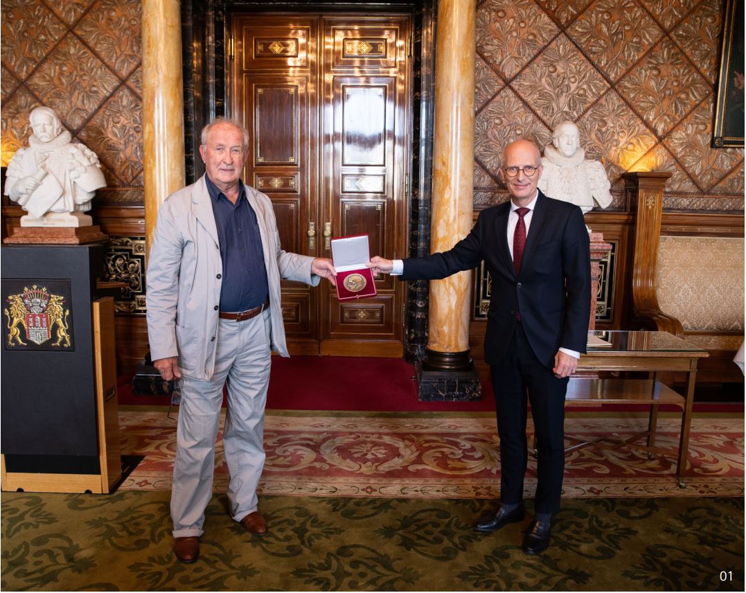 Volkwin Marg erhält Bürgermeister-Stolten-Medaille